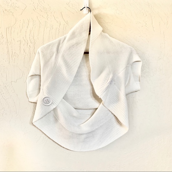 Liv. Sweaters - Liv Cropped Circle Cardigan Sweater Button Closure